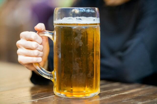 Jazda pod wpływem alkoholu i 2 promile we krwi – jaka kara grozi za to w 2025 r.?