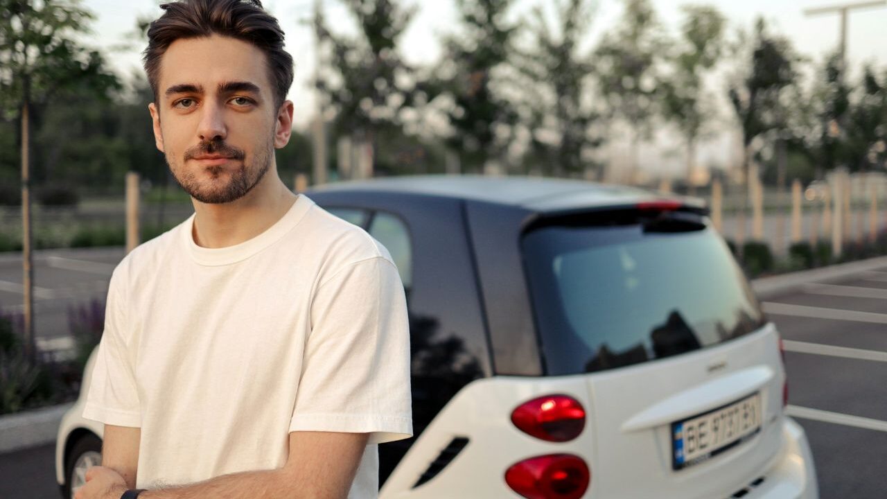 Prowadzenie auta po zatrzymaniu prawa jazdy – jaka kara grozi kierowcy?