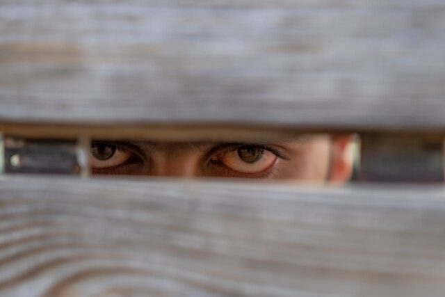 Stalking (art. 190a kk) – czym jest uporczywe nękanie i jaka grozi odpowiedzialność karna?